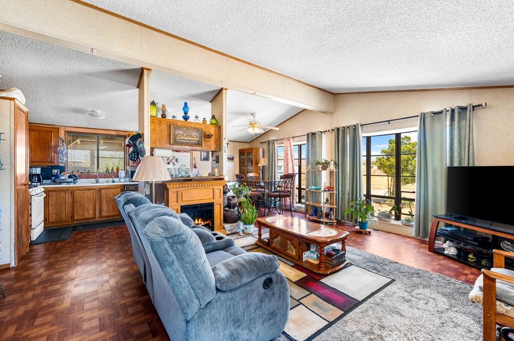 6171 Gobi Ave, Tropico Village, CA 93560
