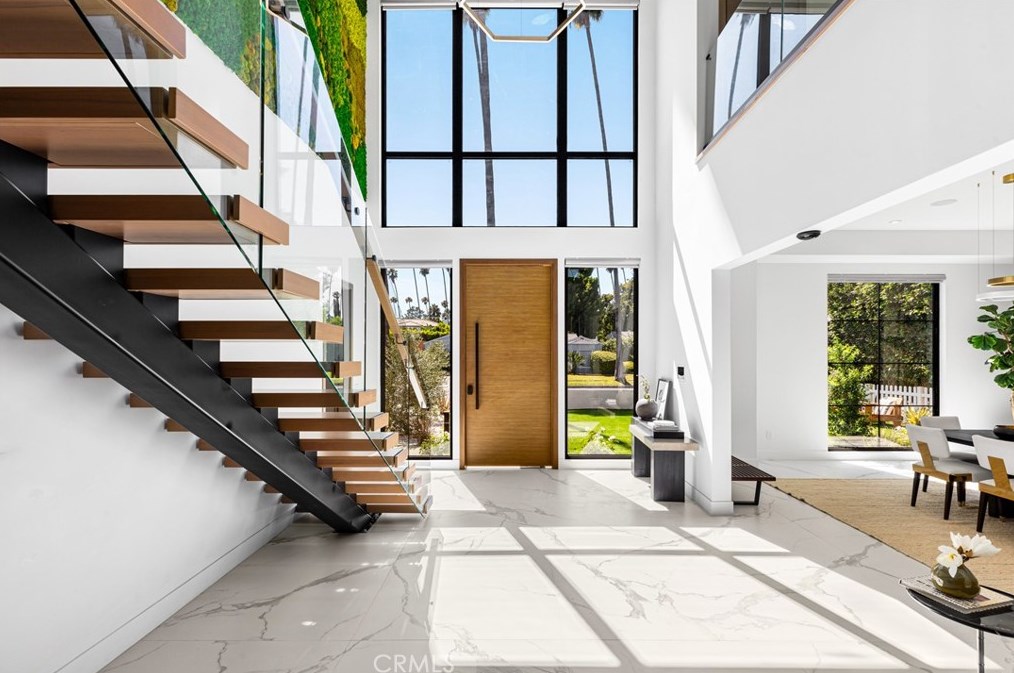 4430 Atoll Ave, Van Nuys, CA 91423-3303