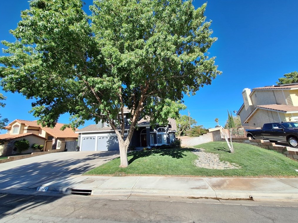 41844 Elk Run Ln, Lancaster, CA 93536