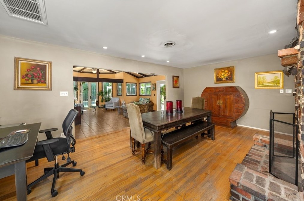 14552 Hesby St, Van Nuys CA  91403-1711 exterior