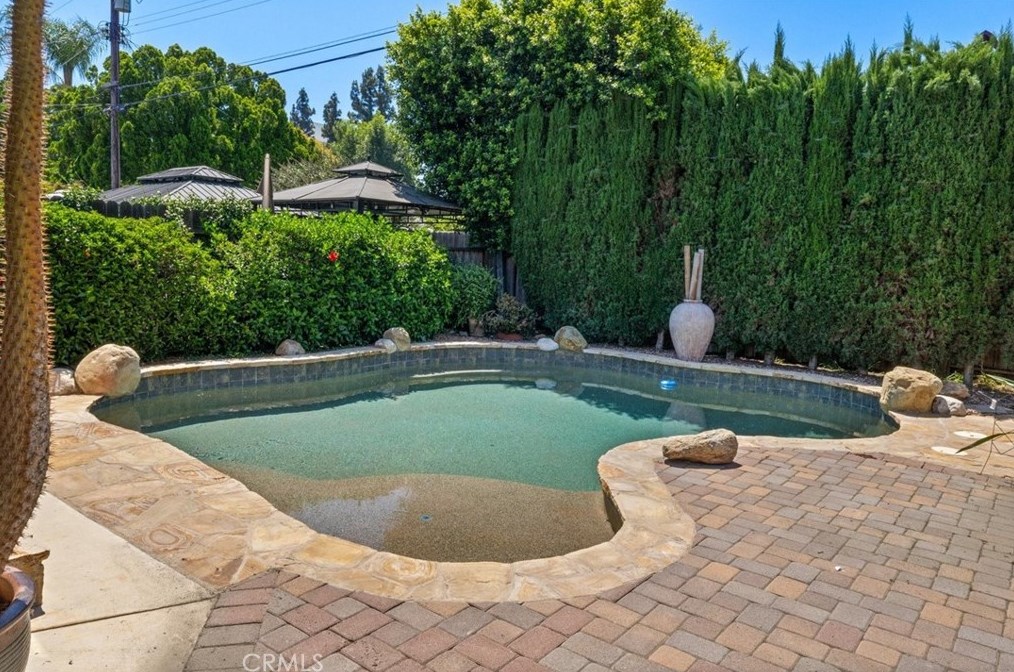 14552 Hesby St, Van Nuys CA  91403-1711 exterior