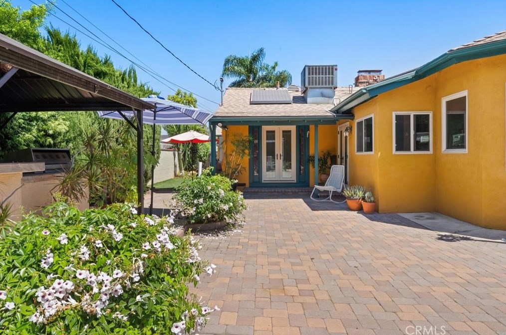 14552 Hesby St, Van Nuys CA  91403-1711 exterior