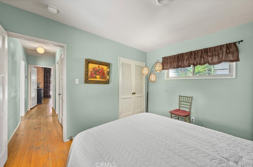 14552 Hesby St, Van Nuys CA  91403-1711 exterior