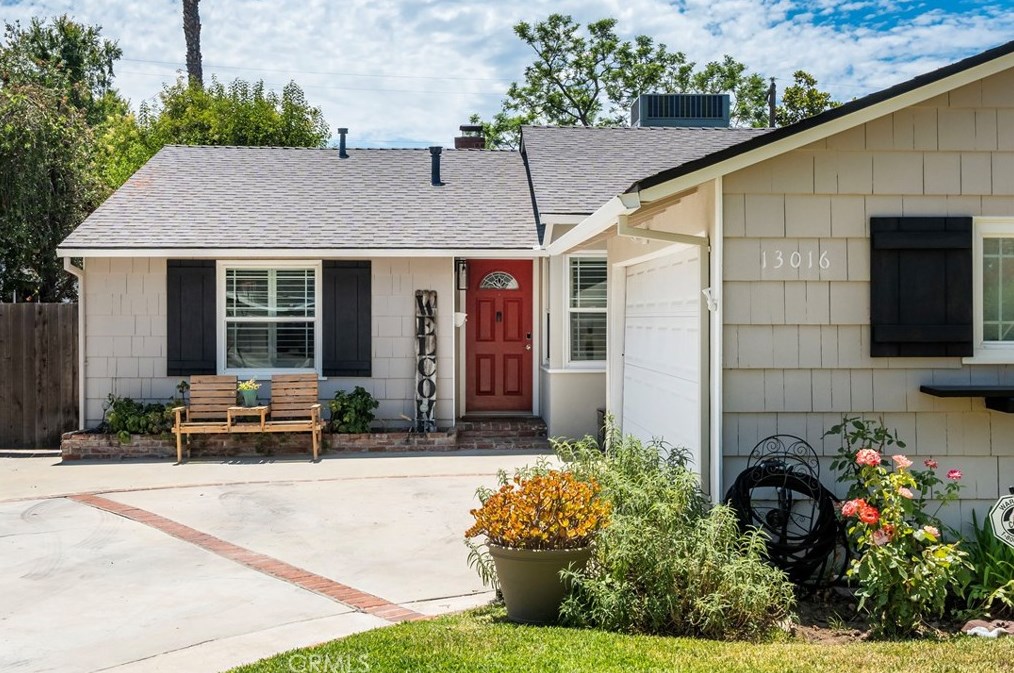 13016 Erwin St, Van Nuys, CA 91401