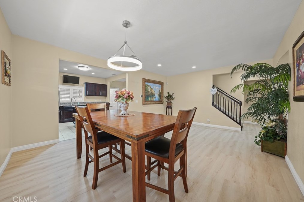 895 Los Robles Ave, Pasadena CA 91104-3544 exterior