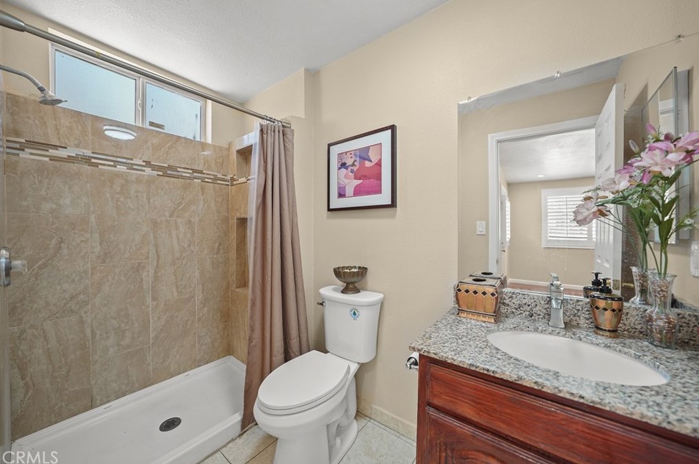 895 Los Robles Ave, Pasadena CA 91104-3544 exterior