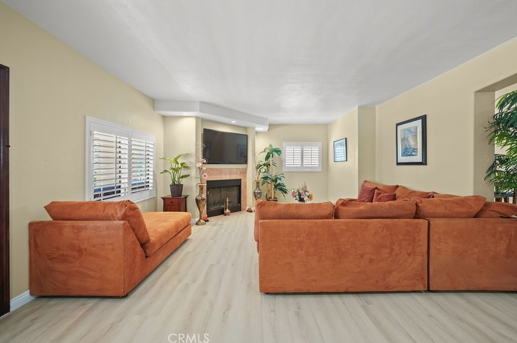 895 Los Robles Ave, Pasadena CA 91104-3544 exterior