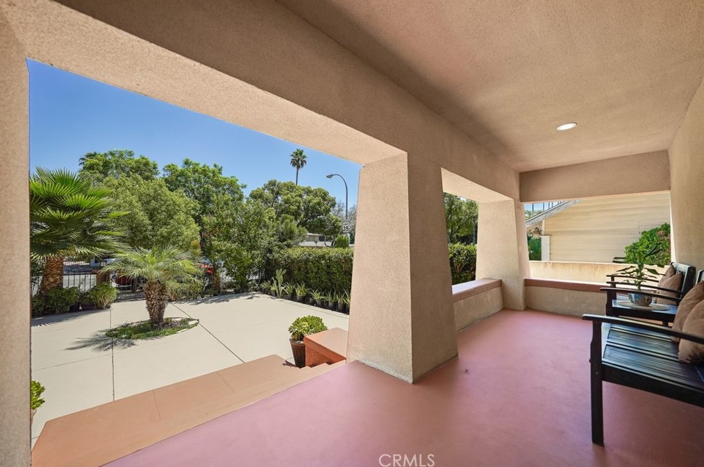 895 Los Robles Ave, Pasadena CA 91104-3544 exterior