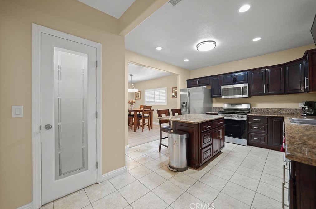 895 Los Robles Ave, Pasadena CA 91104-3544 exterior