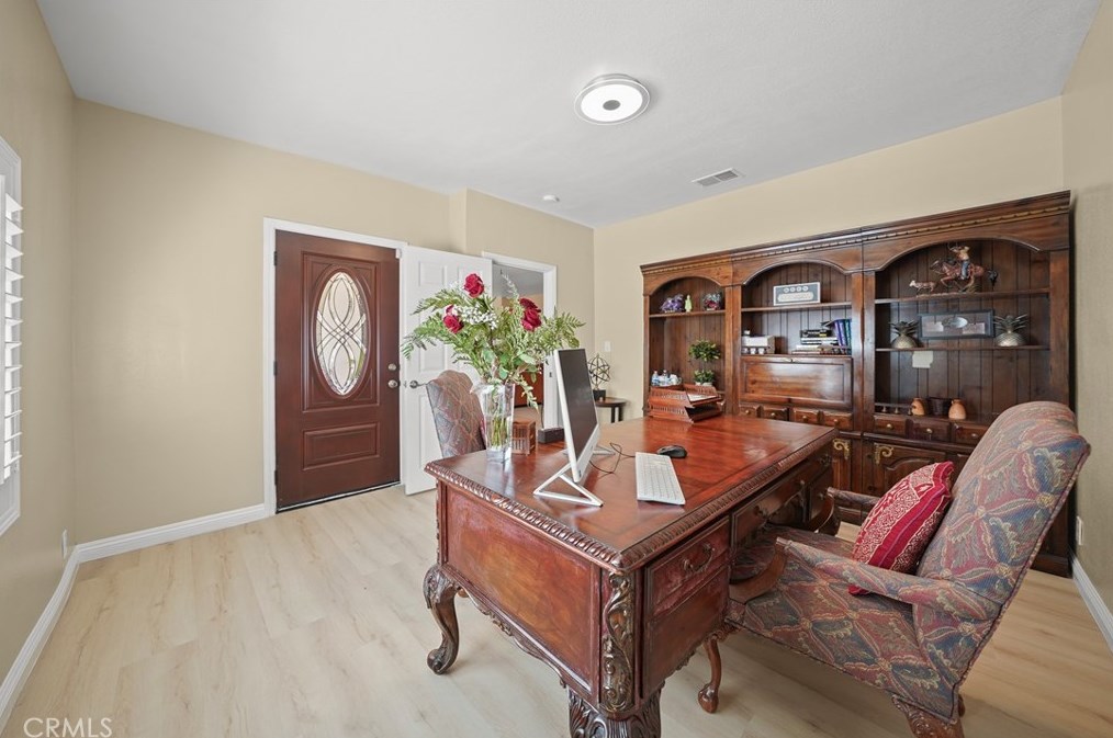 895 Los Robles Ave, Pasadena CA 91104-3544 exterior