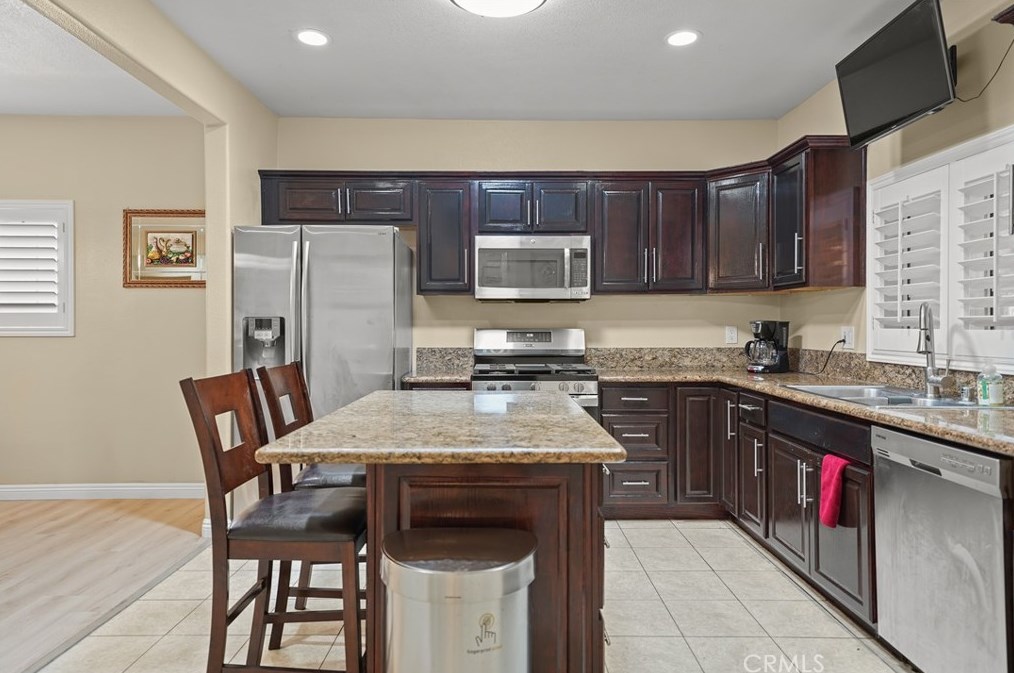 895 Los Robles Ave, Pasadena CA 91104-3544 exterior