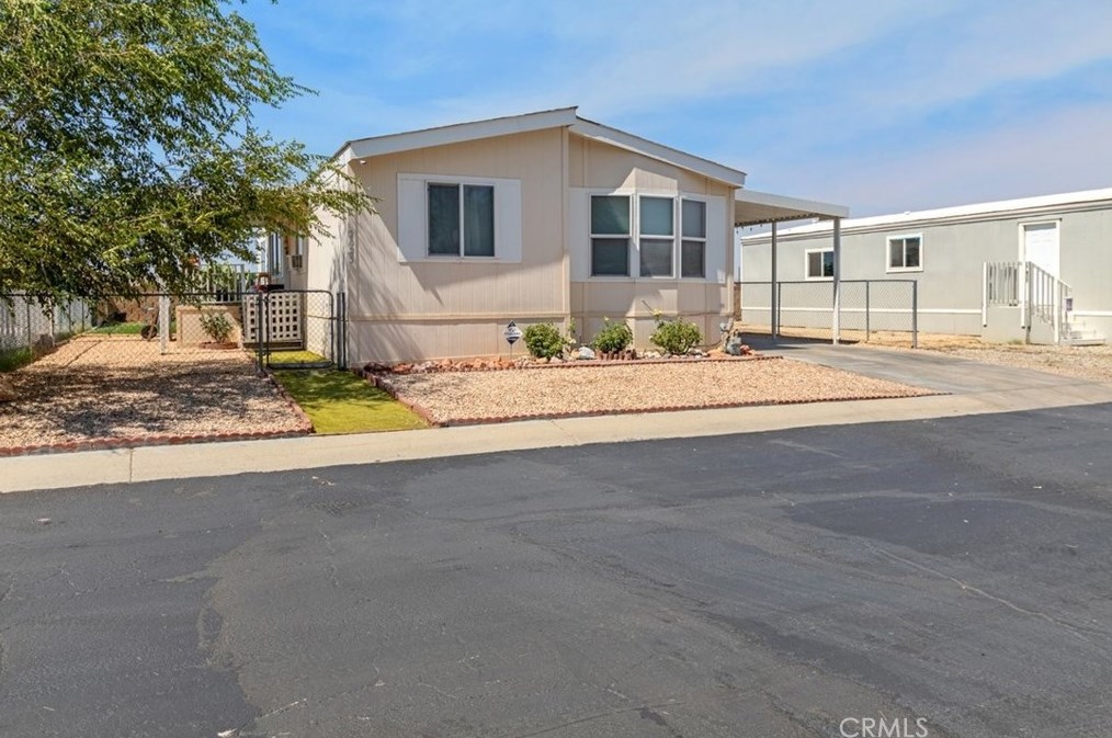 2025 Windbreak Dr #7, Tropico Village, CA 93560
