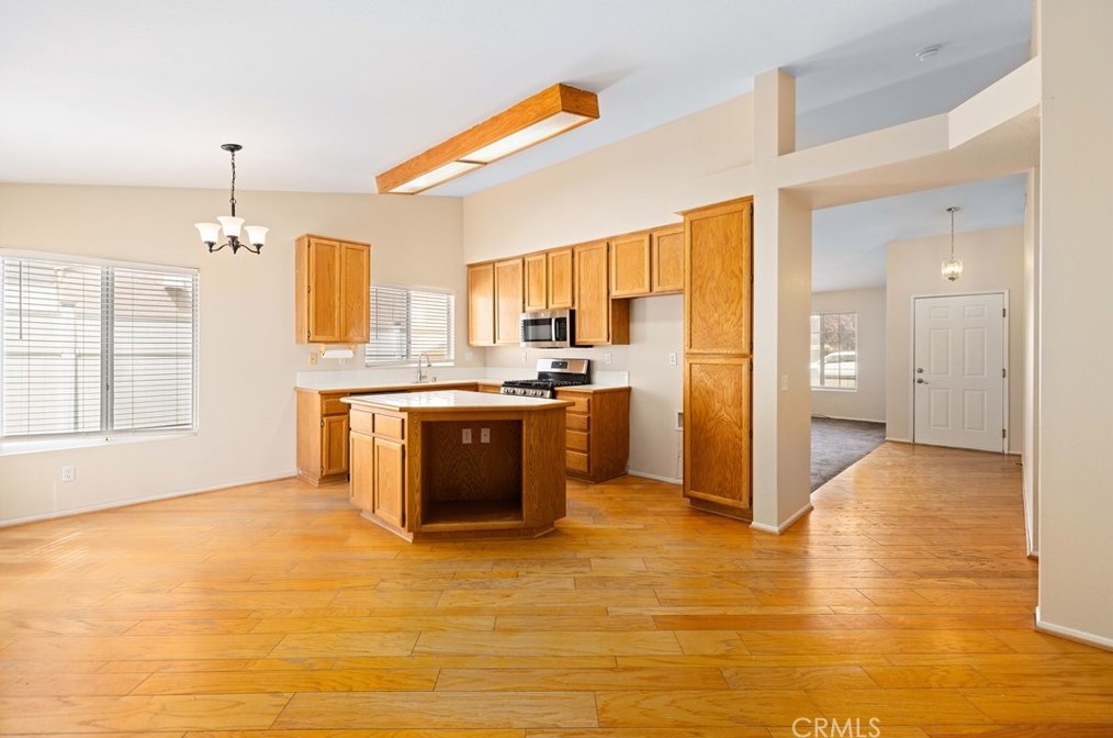 1816 Avenue, Lancaster, CA