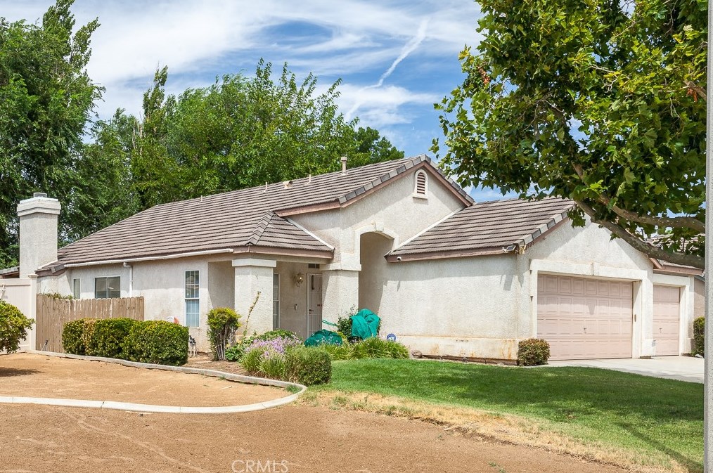 42525 La Gabriella Dr, Lancaster, CA 93536