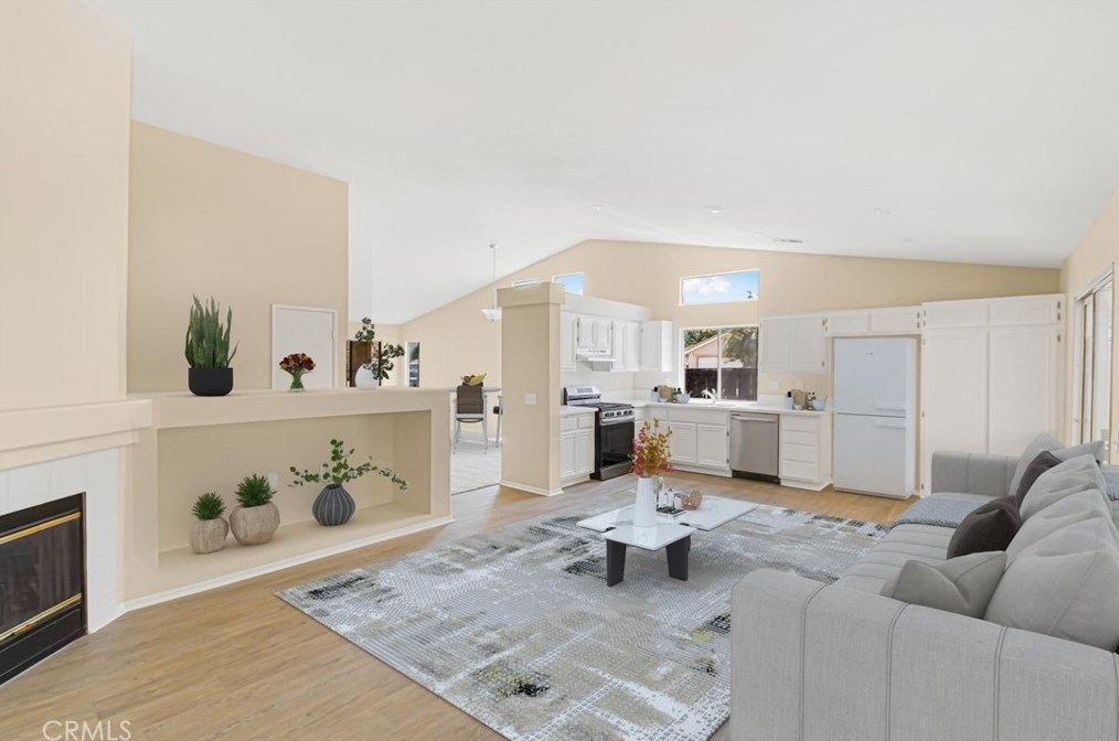 44701 Sandhurst Ln, Lancaster, CA 93536