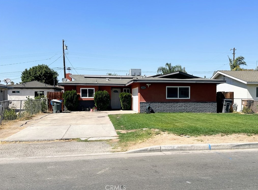 1904 Oscar Ave, Bakersfield, CA 93304
