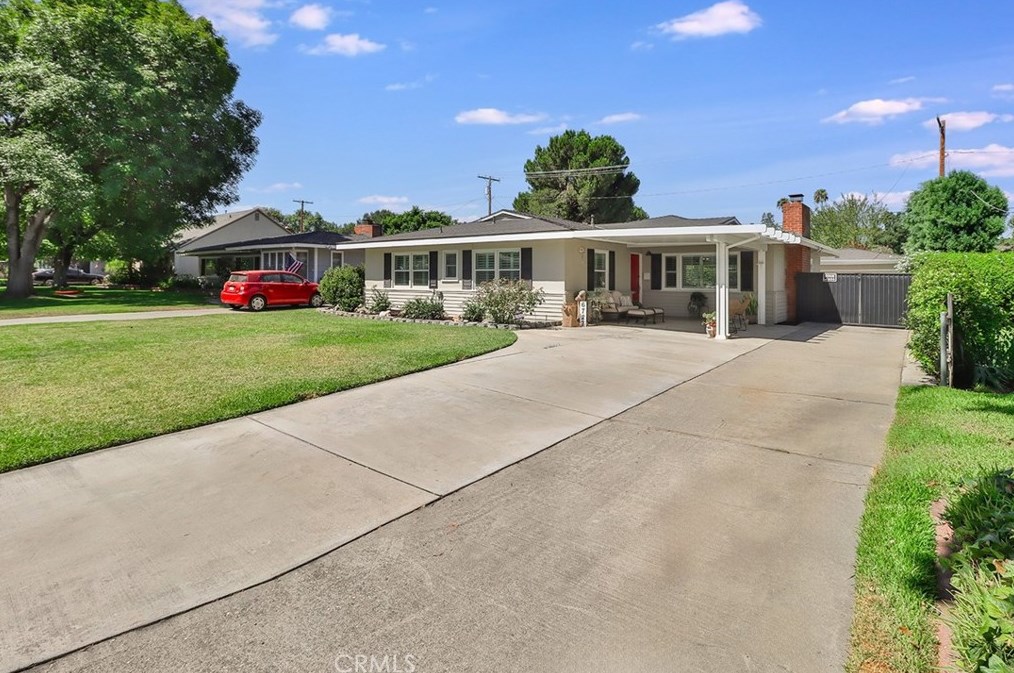 6727 Mount Whitney Ave, Riverside, CA 92506-3911
