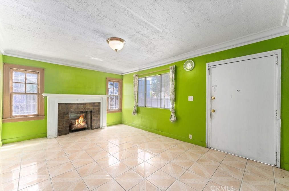 1619 Vernon Ave, Los Angeles CA  90011-2940 exterior
