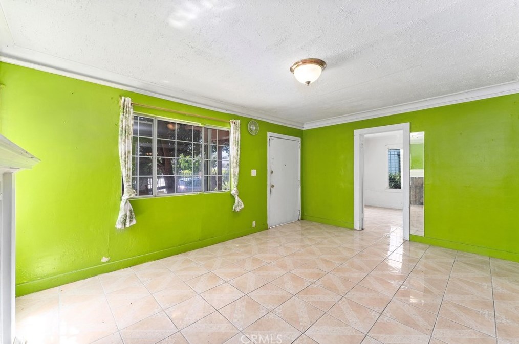1619 Vernon Ave, Los Angeles CA  90011-2940 exterior
