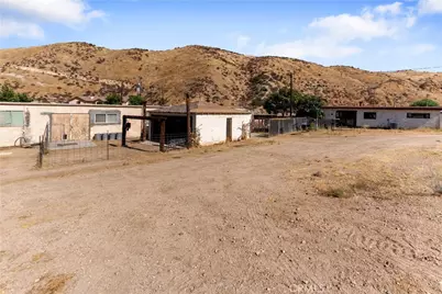 13684 Sierra, Agua Dulce, CA 91390 - Photo 20