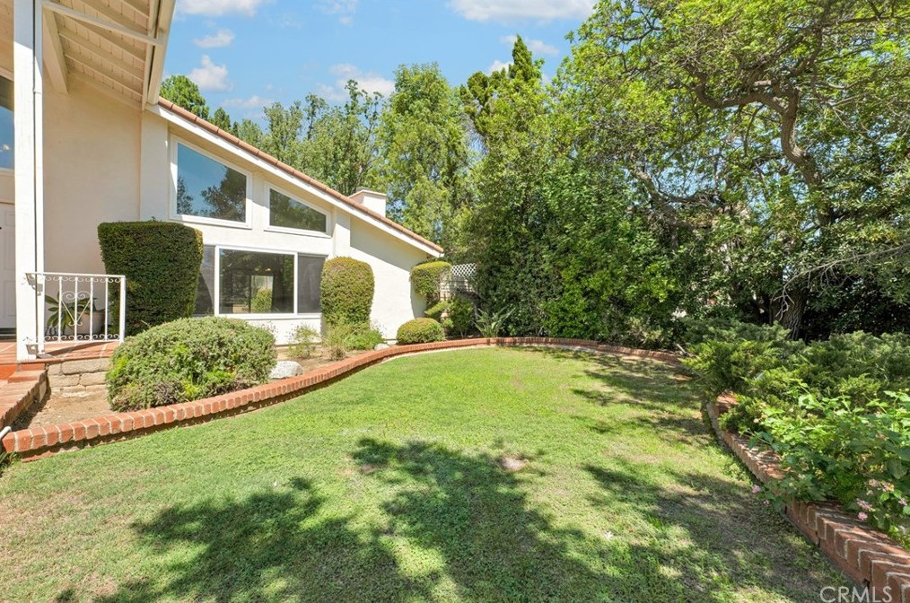 17611 Orna Dr, San Fernando, CA 91344
