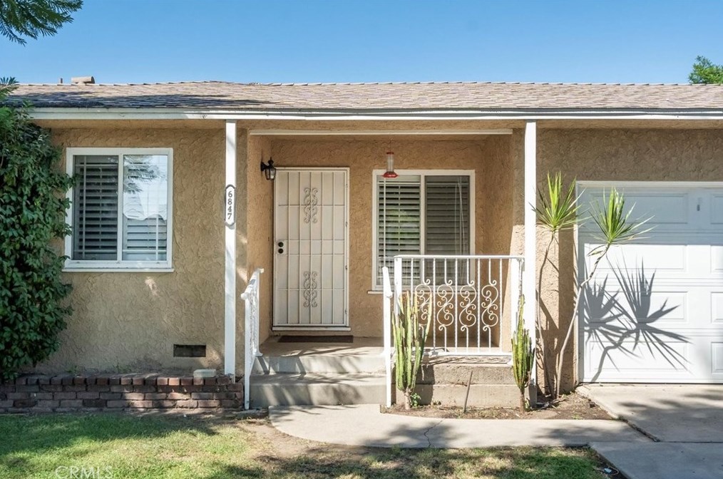 6847 Matilija Ave, Van Nuys, CA 91405-4163