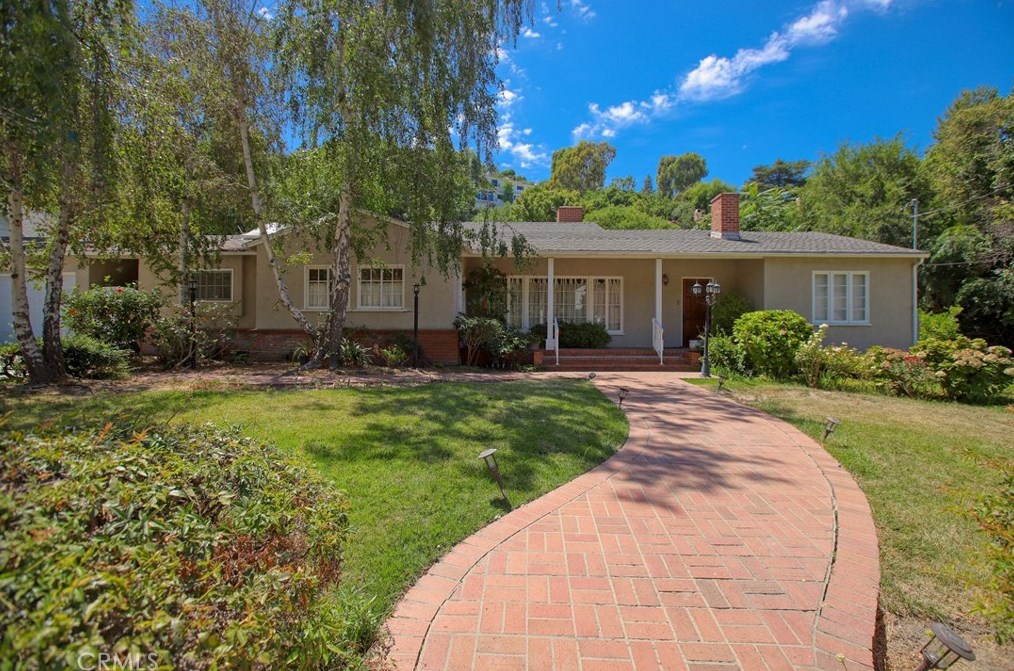 3843 Dixie Canyon Ave, Van Nuys, CA 91423