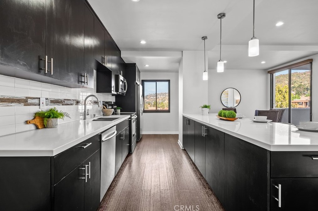 7250 Franklin Ave #910, Culver City, CA 90046