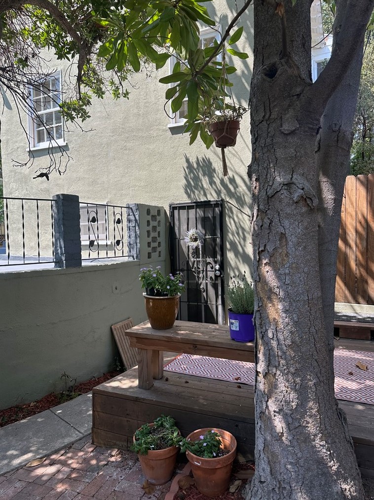 1436 Spaulding Ave, Los Angeles CA  90019-2417 exterior