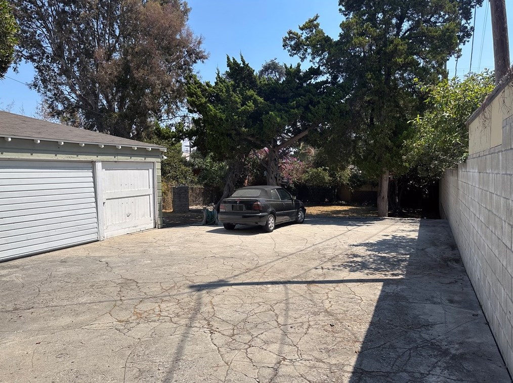 1436 Spaulding Ave, Los Angeles CA  90019-2417 exterior
