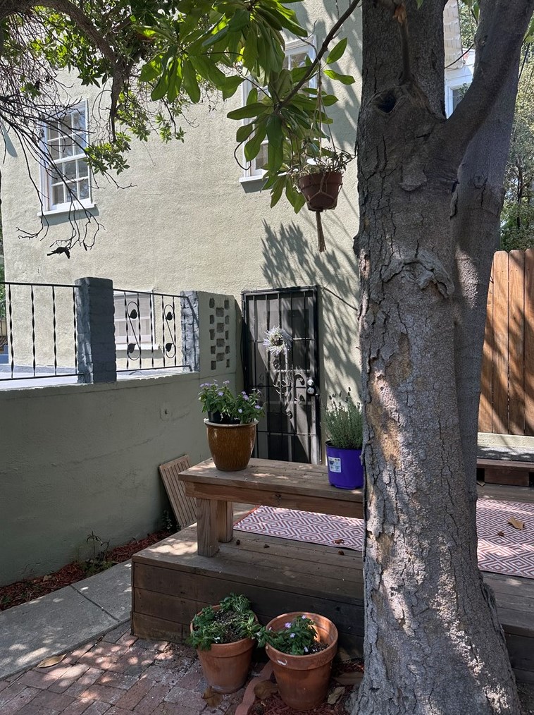 1436 Spaulding Ave, Los Angeles CA  90019-2417 exterior