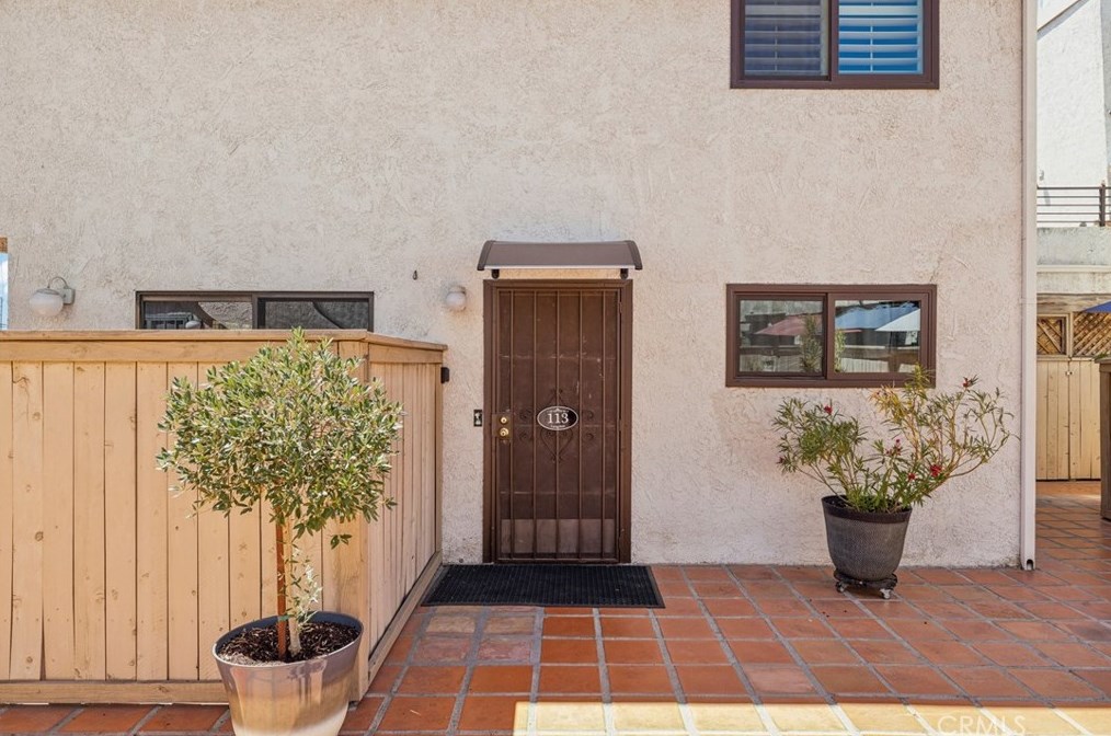 8221 Langdon Ave #113, Van Nuys, CA 91406