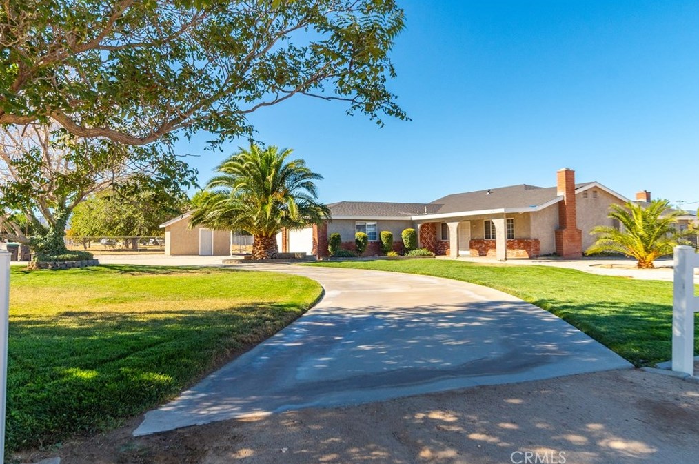 41555 22nd St, Palmdale, CA 93551