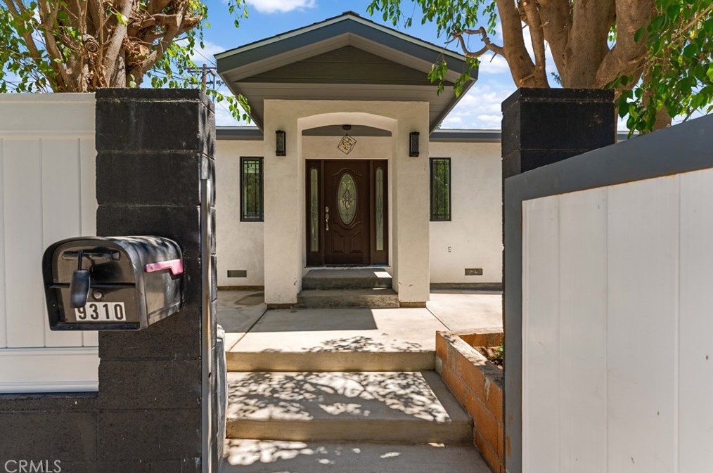 9310 Thompson Ave, Chatsworth, CA 91311-6408