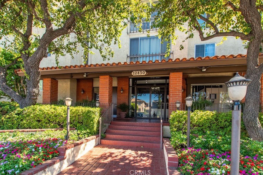 12830 Burbank Blvd, North Hollywood, CA 91607-1442