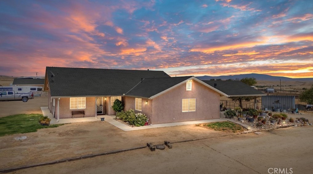 1165 Gretlein Rd, Bakersfield, CA 93308