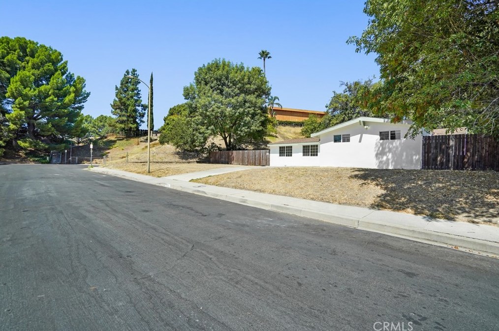 17215 Nugent Pl, San Fernando, CA 91344