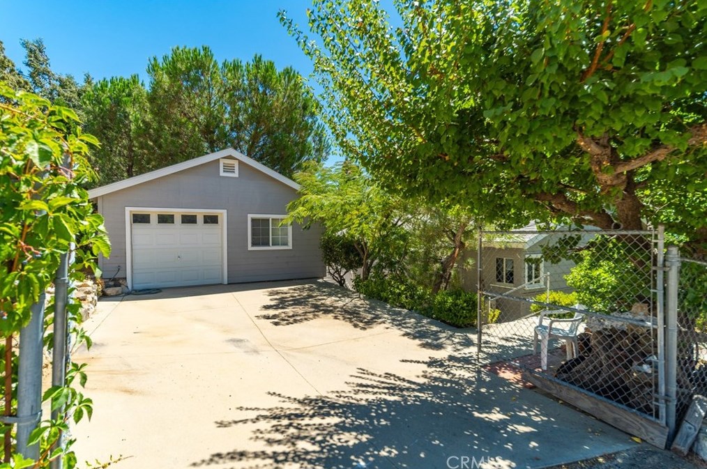 14781 Elizabeth Lake Rd, Leona Valley, CA 93532