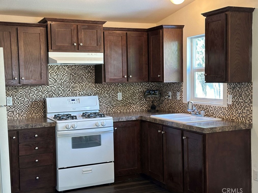 7560 Woodman Pl #88, Van Nuys, CA 91405