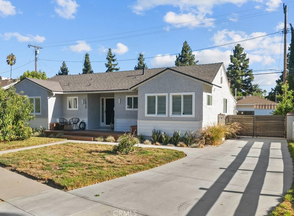 15834 Blackhawk St, San Fernando, CA 91344