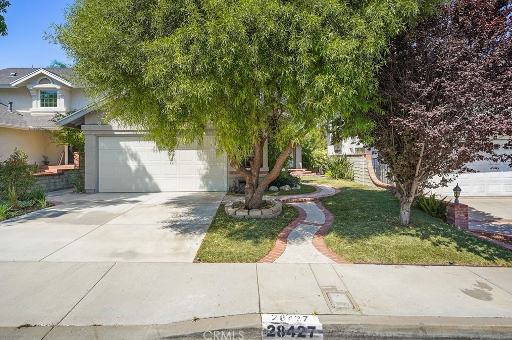 28427 Evergreen Ln, Santa Clarita, CA 91390-4015