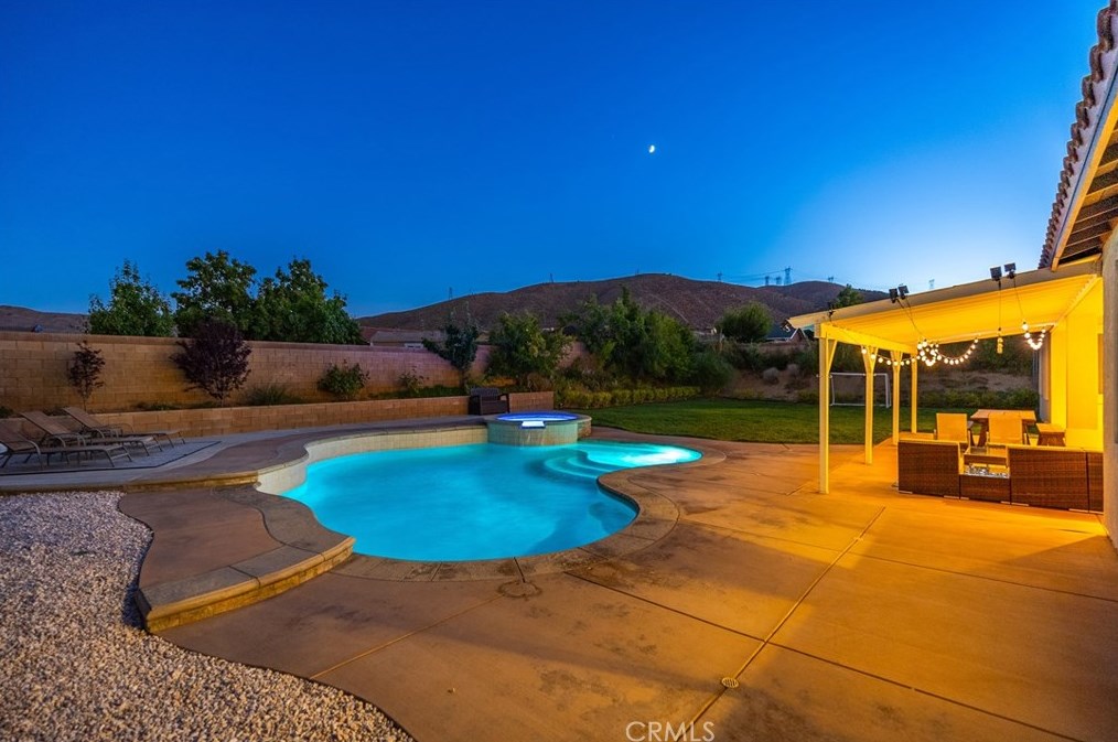 5558 Bienveneda Ter, Palmdale, CA 93551-5728
