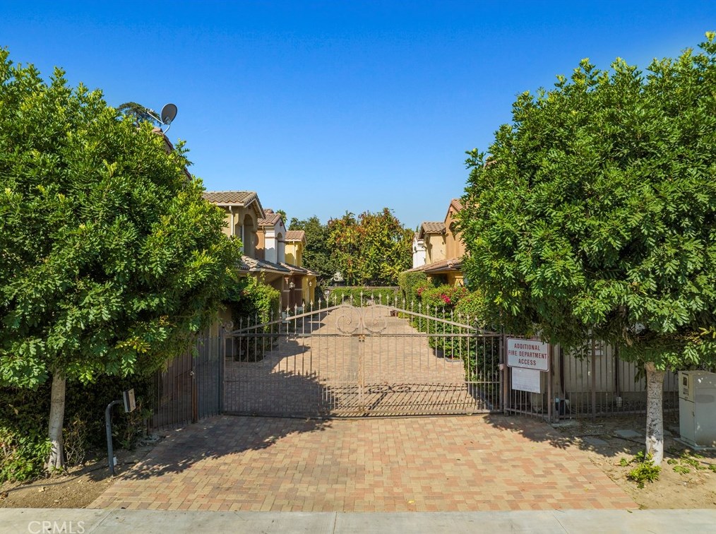 7201 Zelzah Ave, Los Angeles CA  91335-3218 exterior