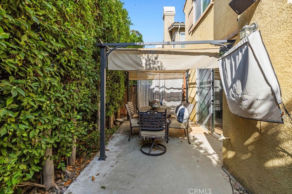 7201 Zelzah Ave, Los Angeles CA  91335-3218 exterior
