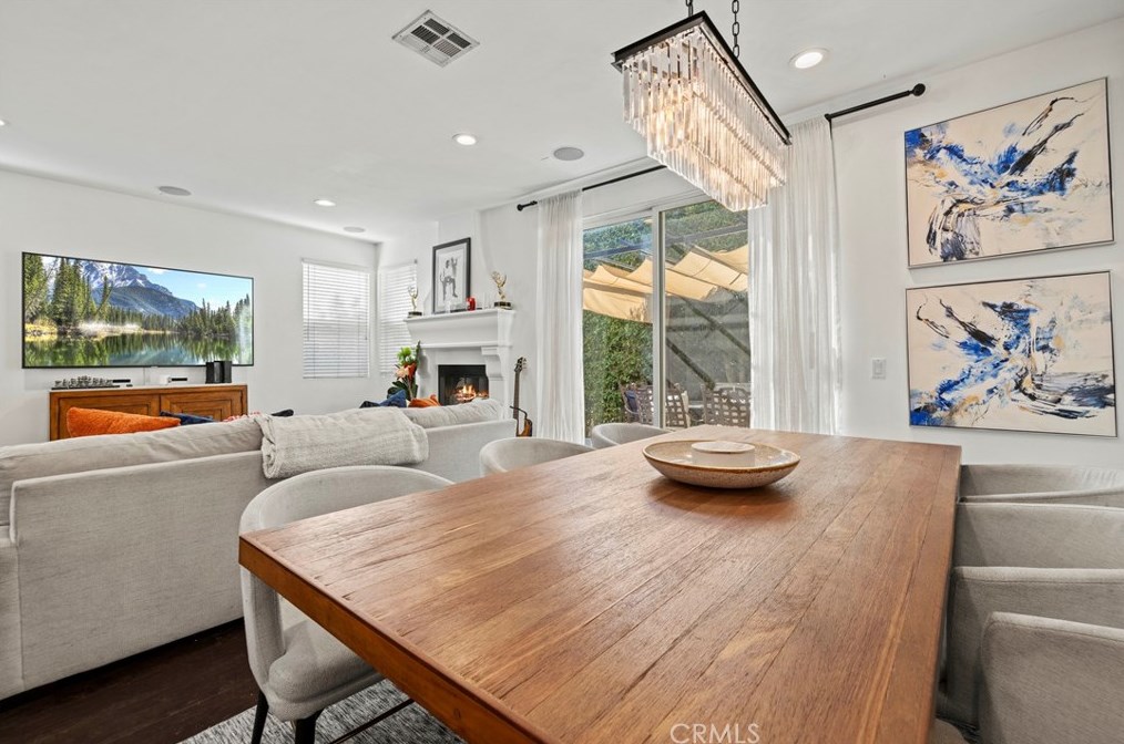 7201 Zelzah Ave, Los Angeles CA  91335-3218 exterior