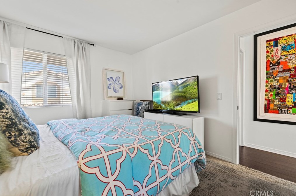 7201 Zelzah Ave, Los Angeles CA  91335-3218 exterior