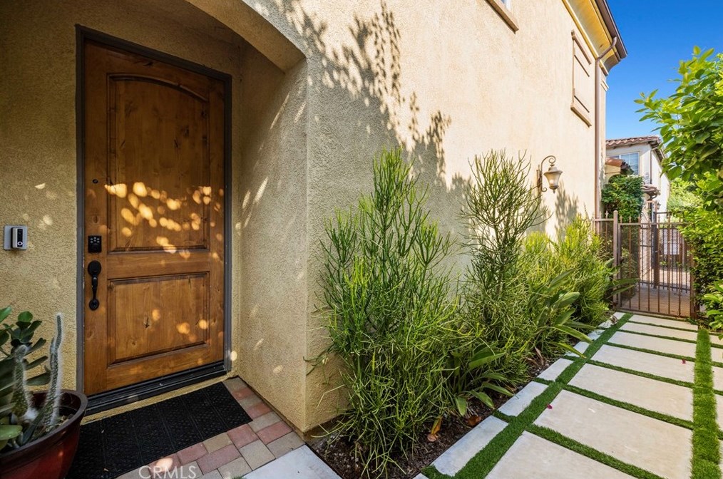7201 Zelzah Ave, Los Angeles CA  91335-3218 exterior