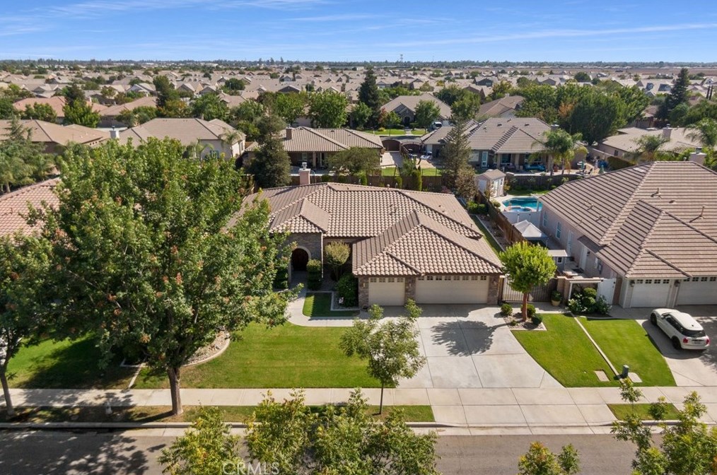 13411 Challis Forest Ln, Bakersfield, CA 93314