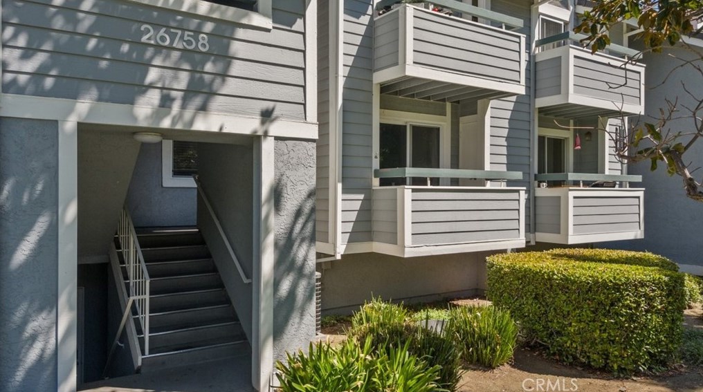 26758 Claudette St, Santa Clarita, CA 91351-4852