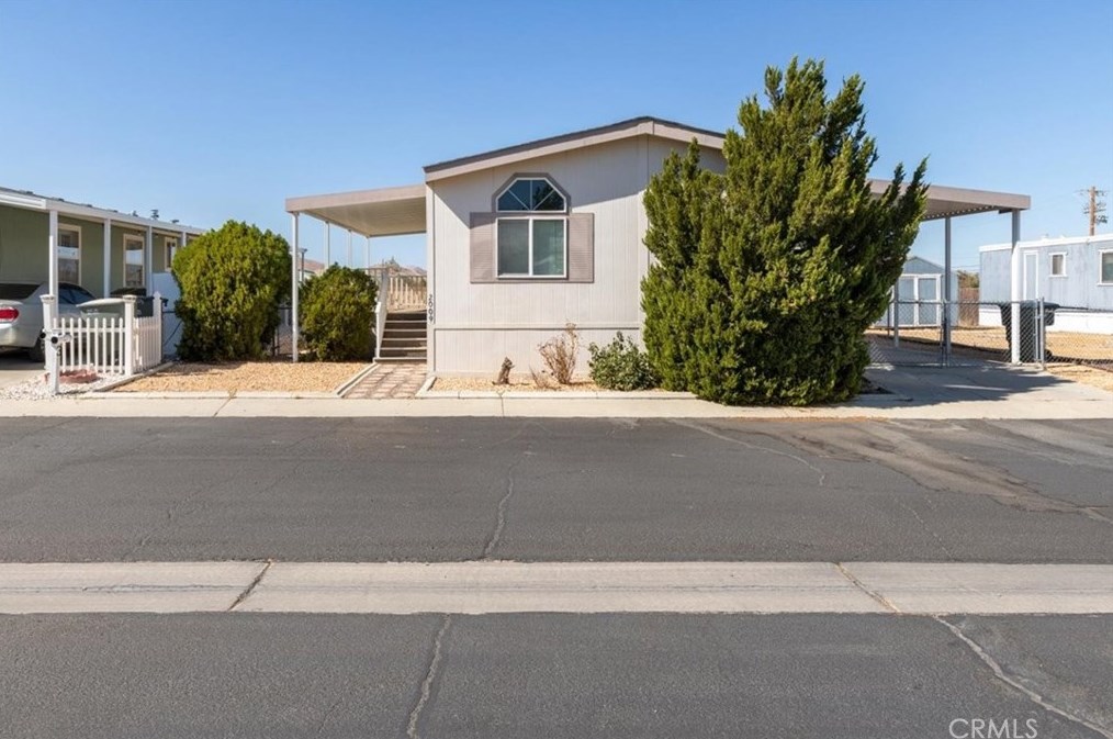 2009 Windbreak Dr #3, Tropico Village, CA 93560